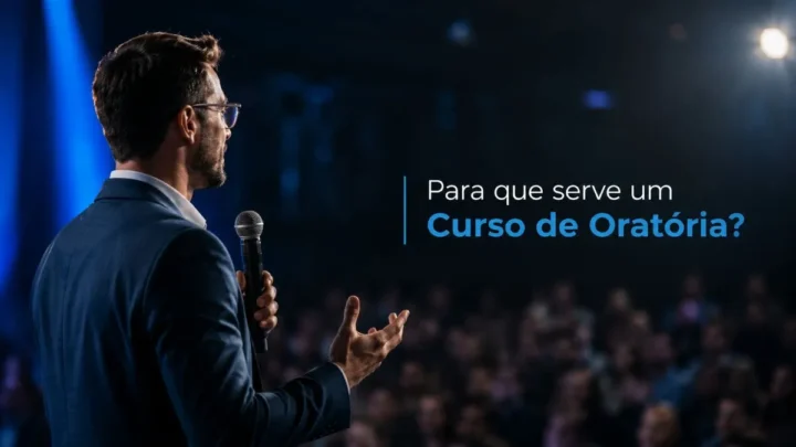Profissional apresentando palestra sobre curso de oratória e comunicação em público